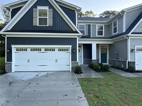2102 Striper Ct, Carrollton, VA 23314