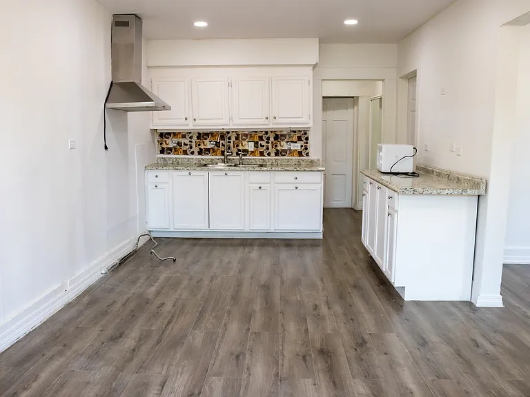 1603 W Laurel — Photo 7