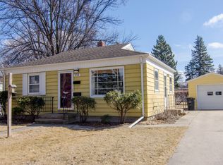918 18th St S, Fargo, ND 58103