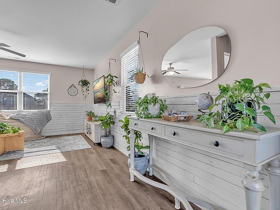 5th image of 102 Tralee Place