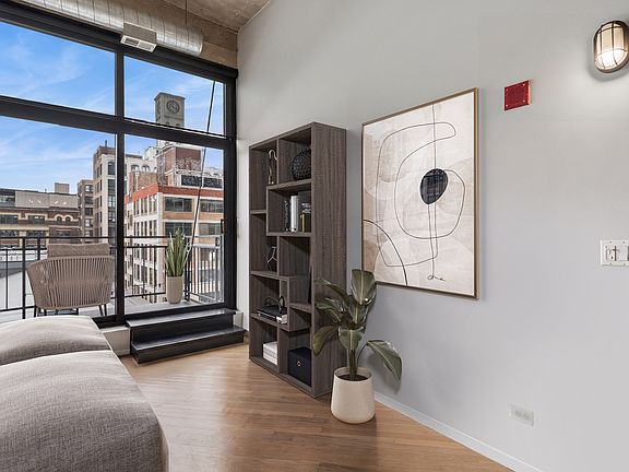 5th image of 843 W Adams St APT 711
