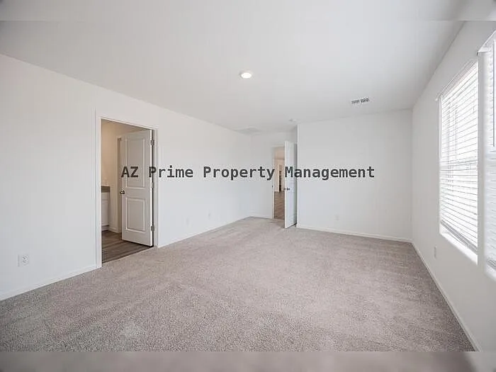 28 S Naples Ln — Photo 12