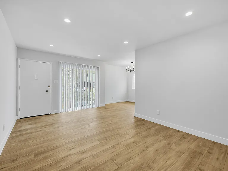 1738 Colby Ave #1 — Photo 7