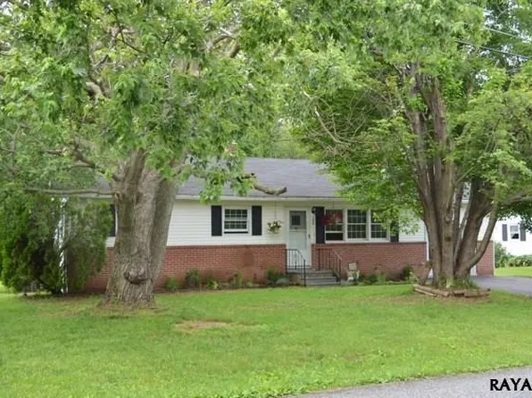 120 Queen St, Biglerville, PA 17307