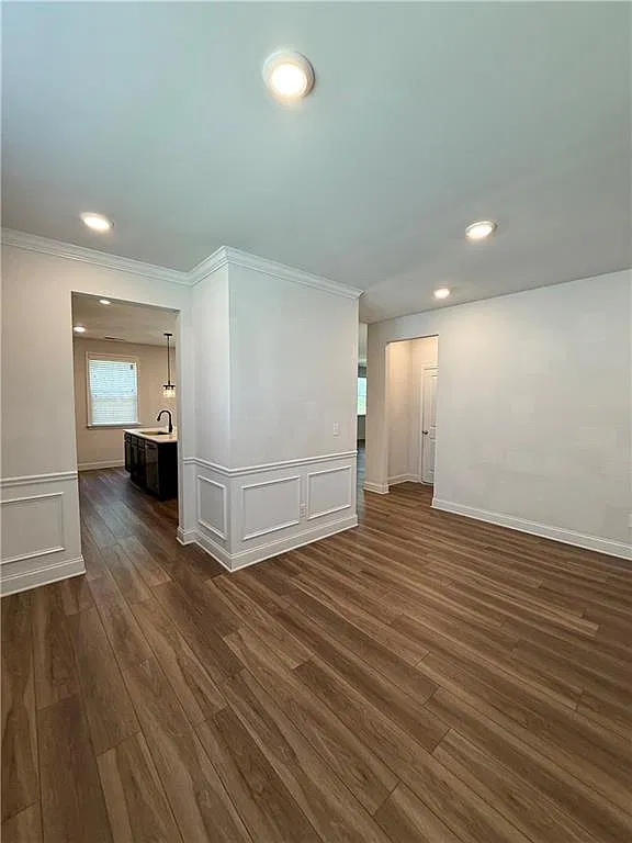 5 bed, 3.0 bath, 2851 sqft, $2,450 — Photo 4