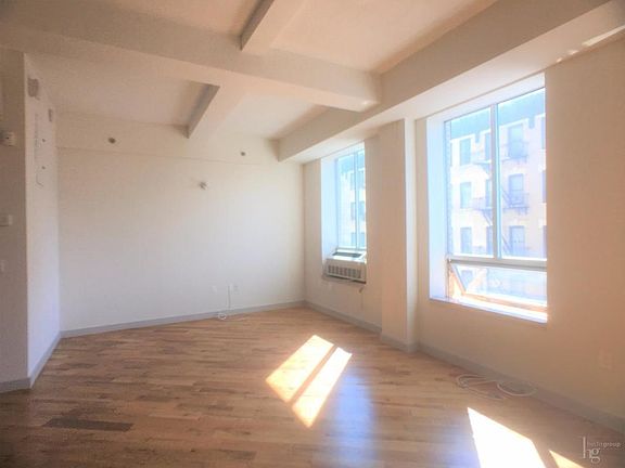3rd image of 2928 41st Ave APT 309