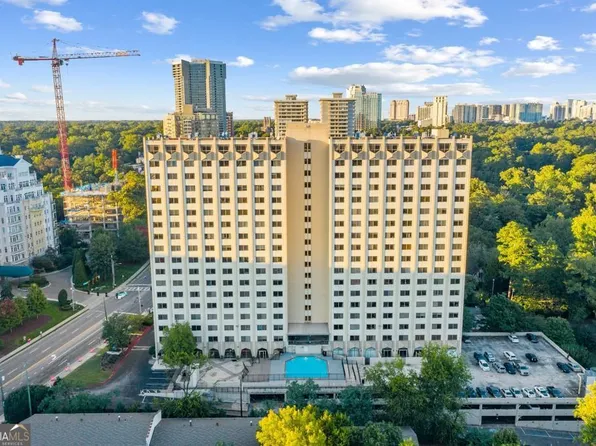 2479 NE Peachtree Rd NE #1002, Atlanta, GA 30305