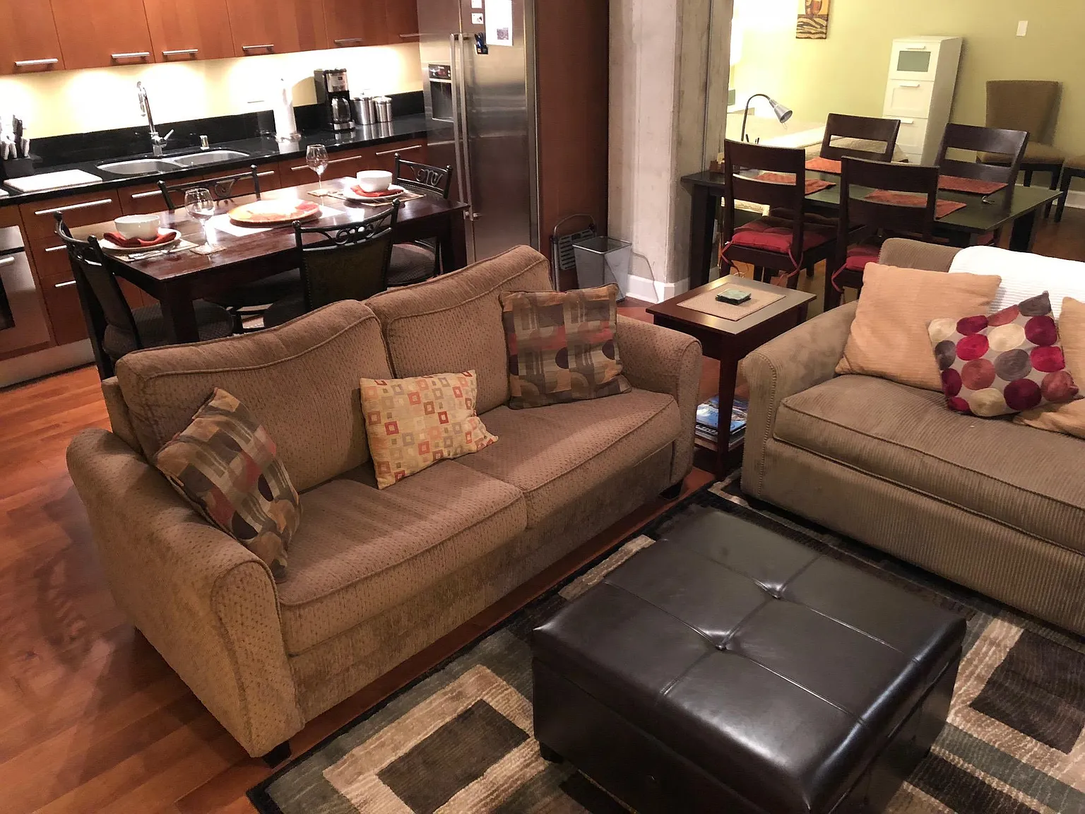 Studio, 740 sqft, $2,100 — Photo 4