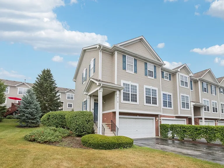 515 Declaration Ln — Photo 2