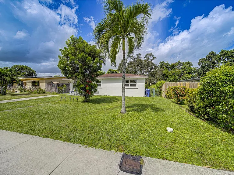6433 SW 25th St — Photo 3