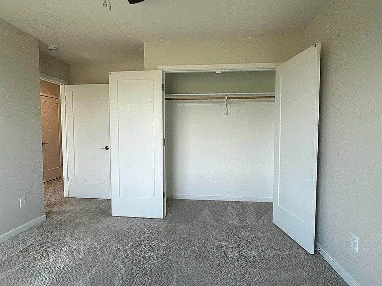 537 W Corsac Rd — Photo 18