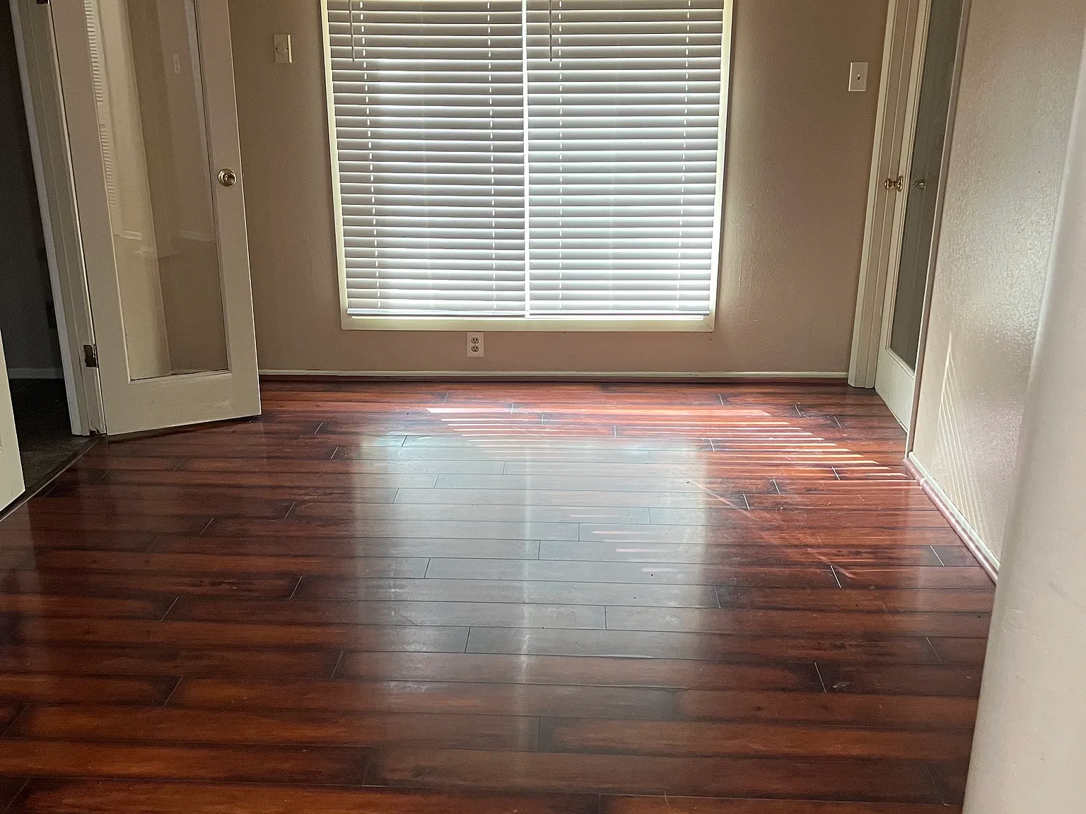 3 bed, 1.5 bath, 1099 sqft, $1,350 — Photo 3