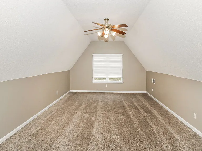 9410 Grove Rd — Photo 14