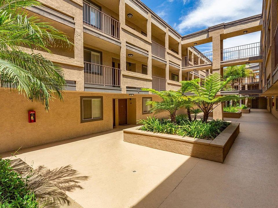 54 Woodlawn Ave Chula Vista CA-View Pointe Courtyard