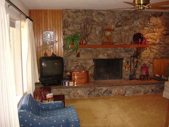 3rd image of 912 N Picacho Drive