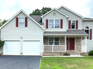 35 Aleksander Blvd, Mountain Top, PA 18707