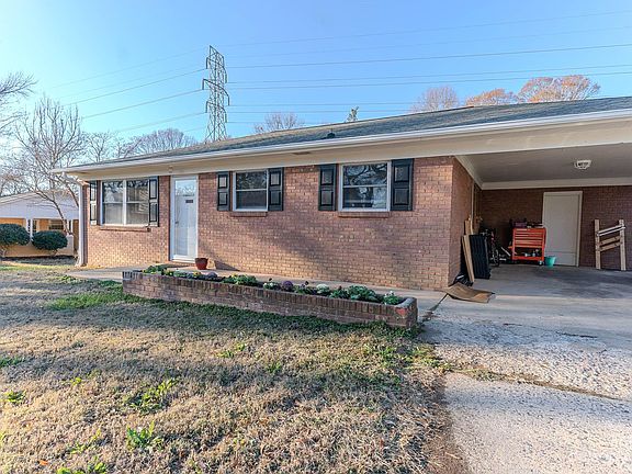 2nd image of 225 Jenkins Ave