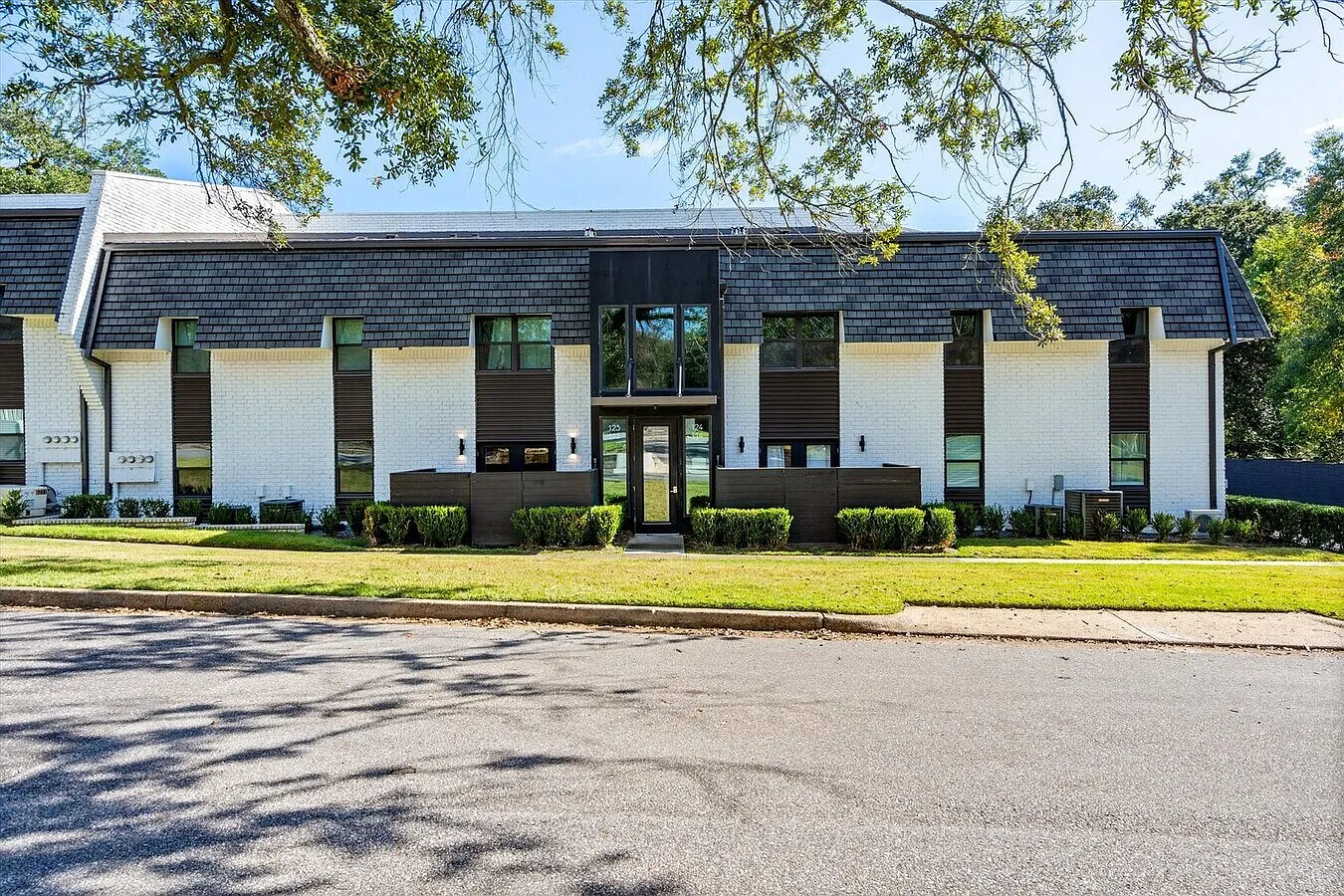 Springhill Oaks — Photo 1
