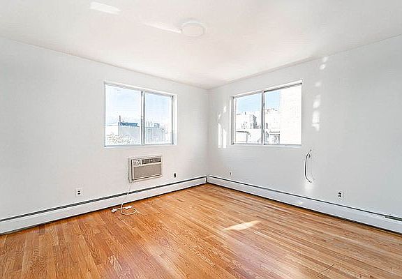 4th image of 24-16 32nd St #2A