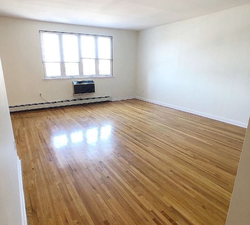 1st image of 31-07 Newtown Ave #3R