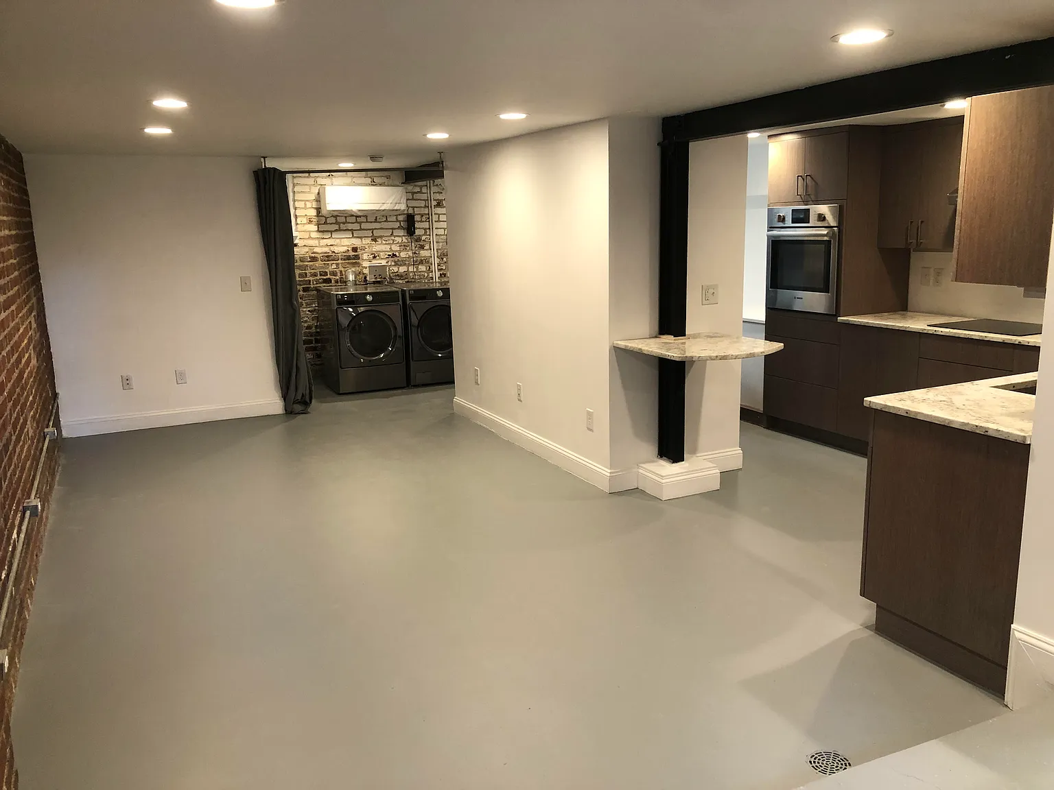 Studio, 675 sqft, $1,300 — Photo 3