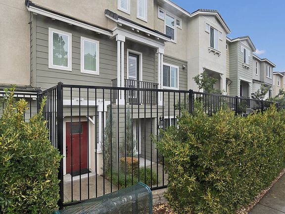 4th image of 891 Seville Ln