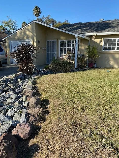 6504 Larry Way photo 1