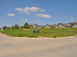 4 S Ridge Ct, Coralville, IA 52241