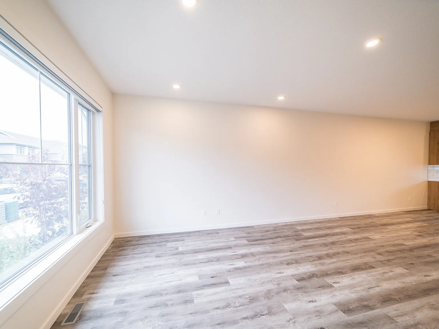 Orchards at Ellerslie Duplexes with Garage — Photo 4