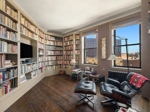 790 Riverside Drive image 2 of 10