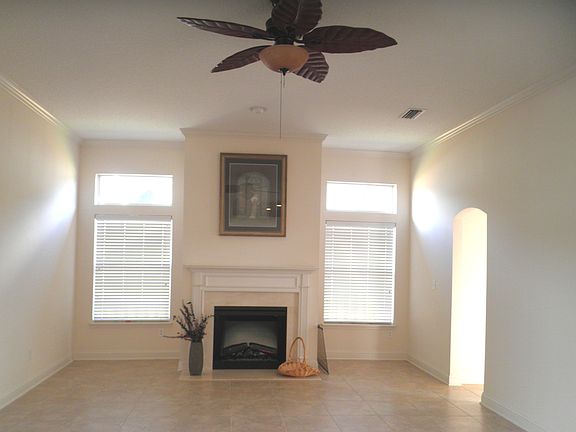 3rd image of 604 N Forest Creek Dr