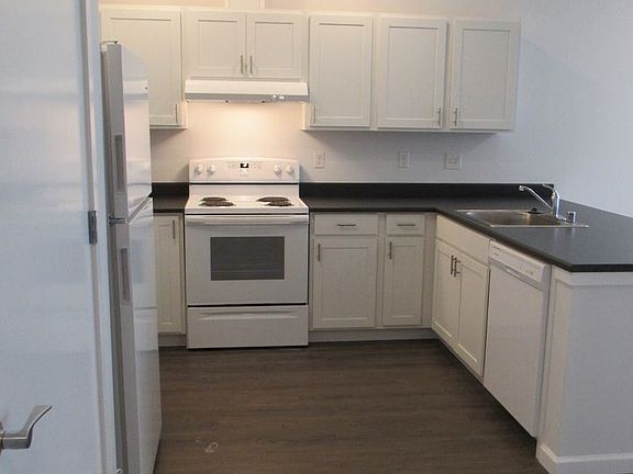 3rd image of 322 5th Ave SE #10933603