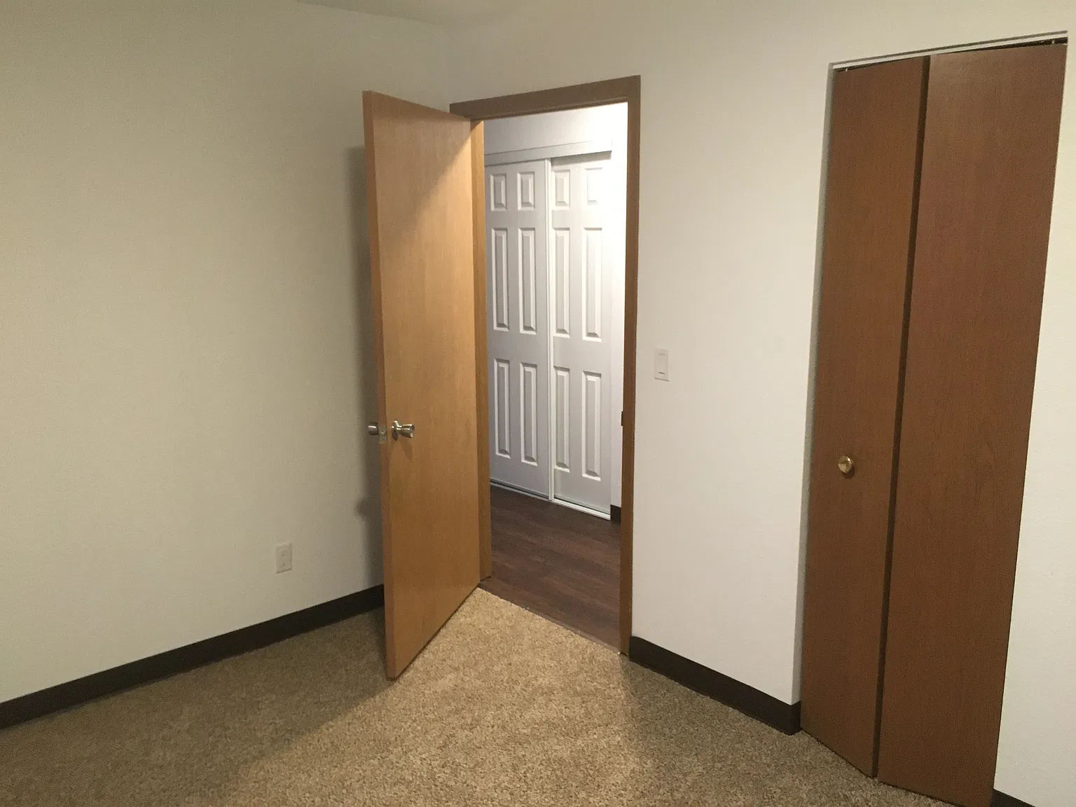 2 bed, 800 sqft, $1,400 — Photo 3