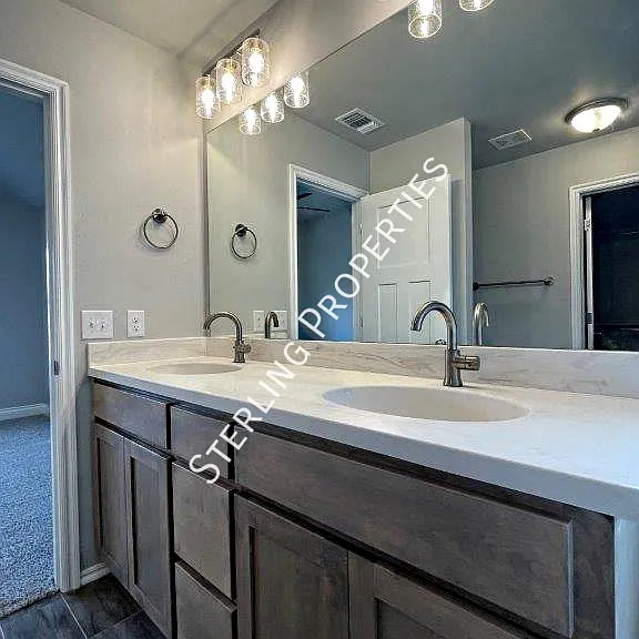 3905 N West 177th St — Photo 15
