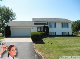1203 Welsh Haven Dr, Oshkosh, WI 54904