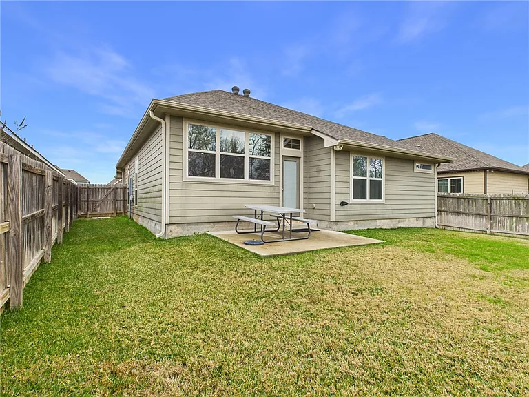 2102 Polmont Dr — Photo 21