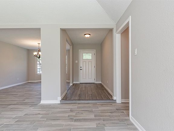 4th image of 1304 Piney Woods Dr