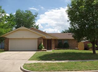 824 Coopers Hawk Dr, Norman, OK 73072