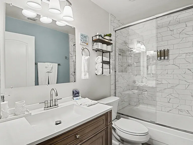 2nd Bathroom