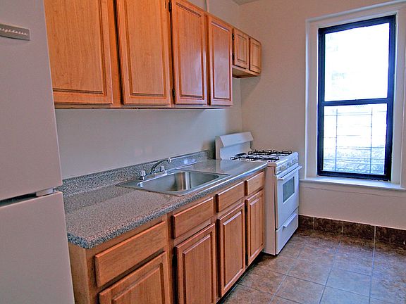 5th image of 1649 Nelson Ave APT 2D