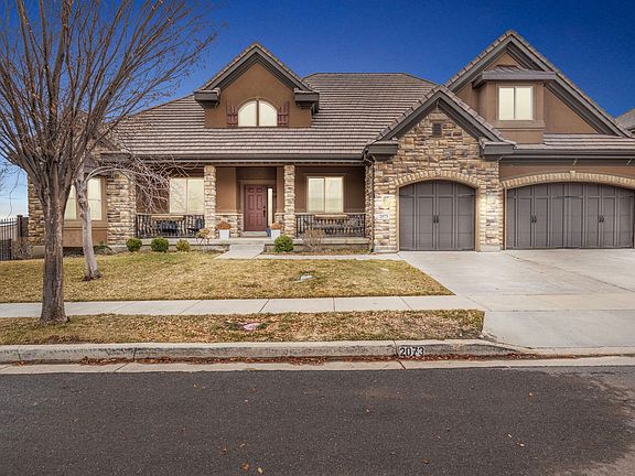 2nd image of 2073 W Shadow Wood Dr