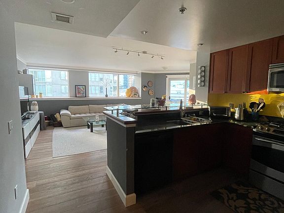 4th image of 400 Beale St APT 1201