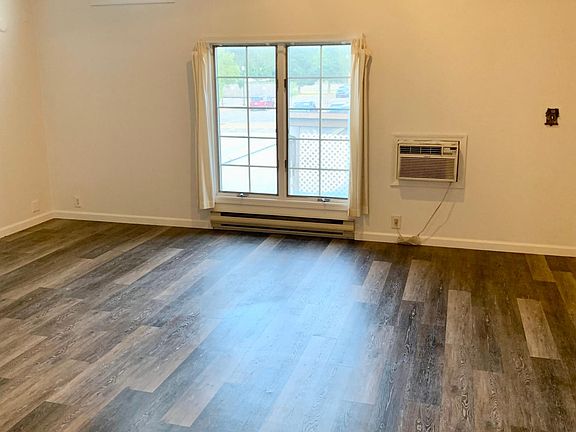 2nd image of 120 N Farmer St #3