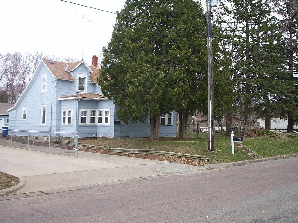 1st image of 108 6th Ave S