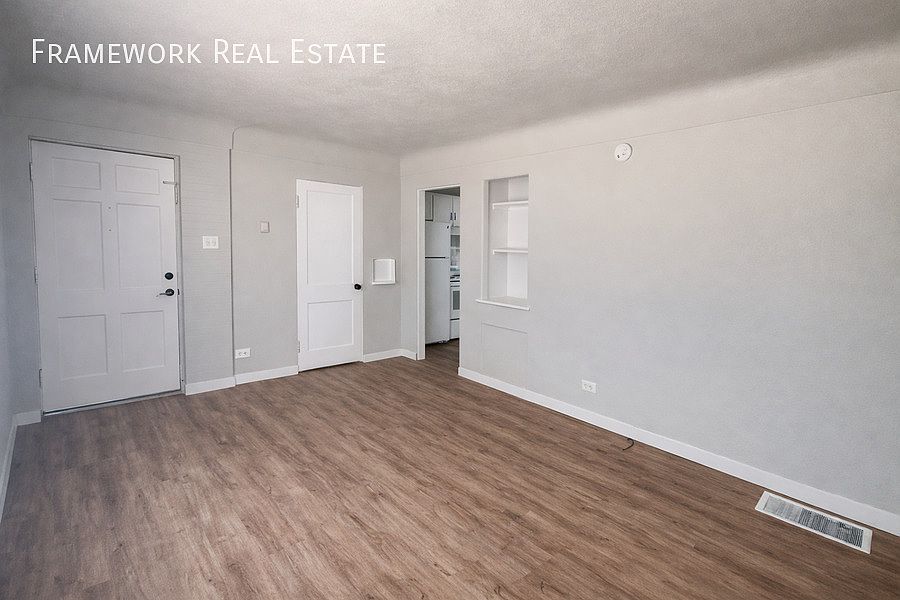 1st image of 1468 Ivanhoe St