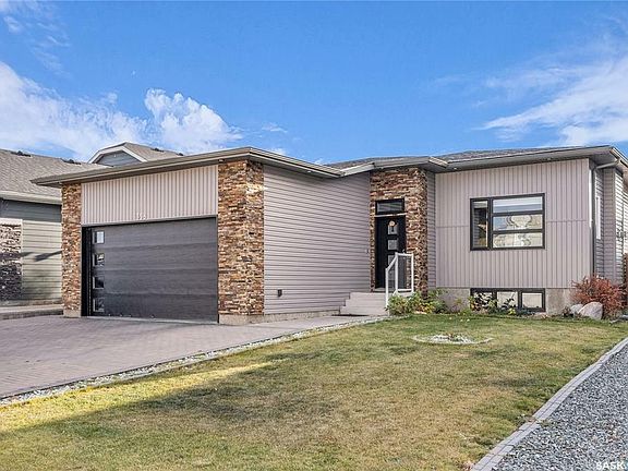 2nd image of 358 Arscott Cres