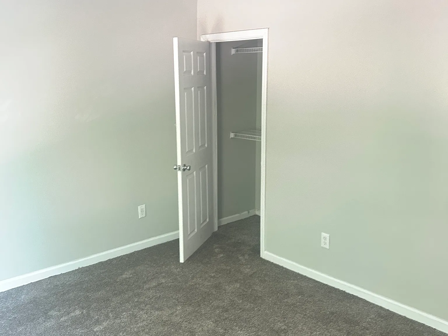 3 bed, 1.5 bath, 1260 sqft, $1,800 — Photo 4