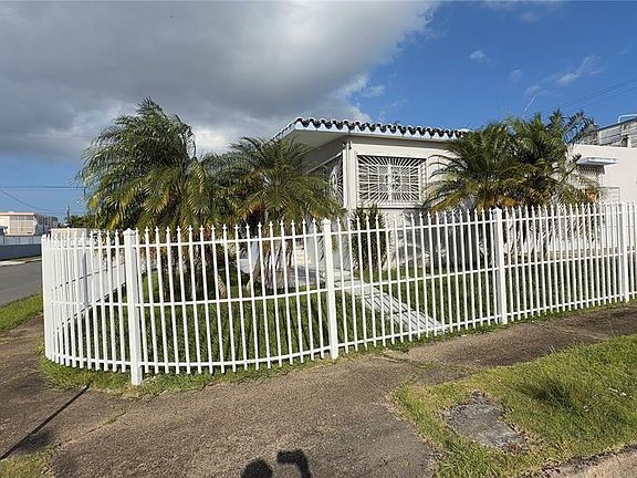 2nd image of CALLE BECASINA E-32 URB COUNTRY CLUB #926