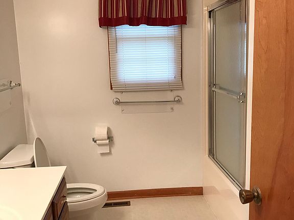 5th image of 723 Whippoorwill Cir