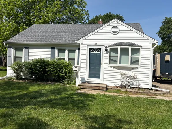 918 N 11th St, Rochelle, IL 61068